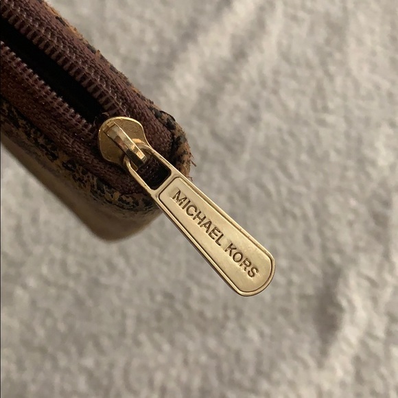 Michael Kors Wallet - Picture 6 of 6